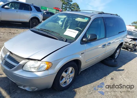 2005 Dodge Grand Caravan Sxt z USA, uszkodzony, nr VIN 2D4GP44L35R283399
